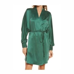 Lunya Washable Silk Robe size L / XL in Opulent Green - new without tags
